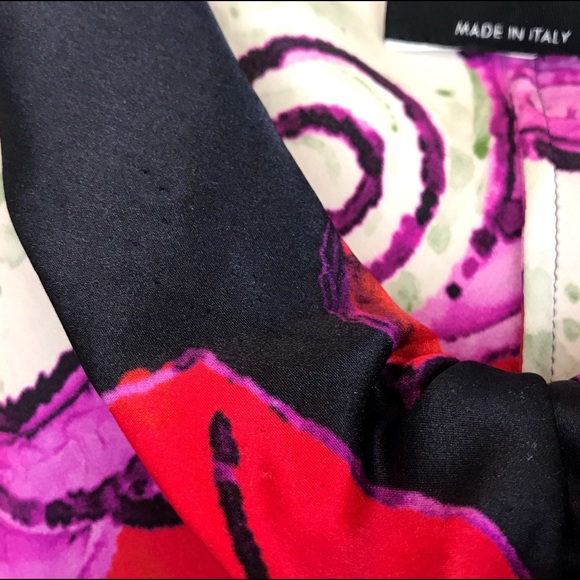 Giorgio Armani Silk Floral Print Sleeveless Blouse - Picture 8 of 8